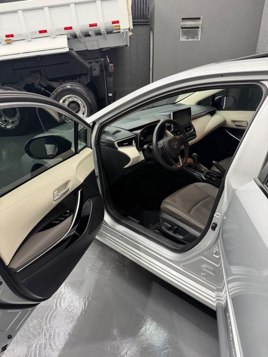 Corolla Altis Hybrido